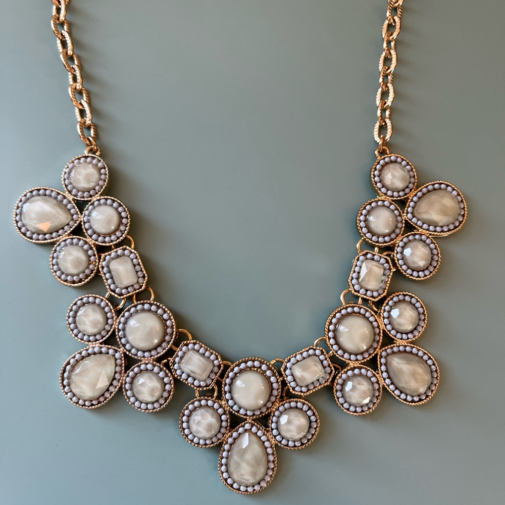 Francesca’s Statement Necklace - Picture 2 of 7